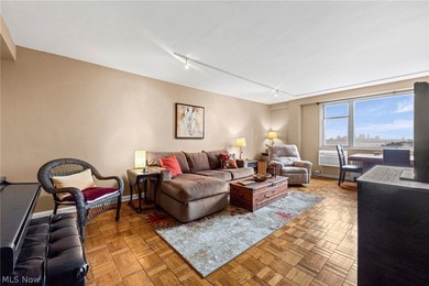 Experience breathtaking, panoramic views of Downtown Cleveland - photo 10