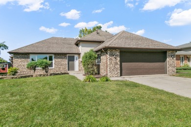 (private lake, pond, creek) Home For Sale in Lynwood Illinois