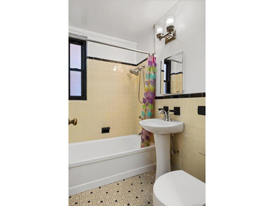 Sweet Renovated One Bedroom on Tree-lined Street - Park Terrace - photo 15