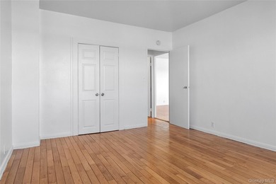 Your home awaits you at Fordham Hill Oval! This renovated, well - photo 7
