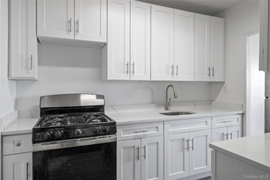 Your home awaits you at Fordham Hill Oval! This renovated, well - photo 10