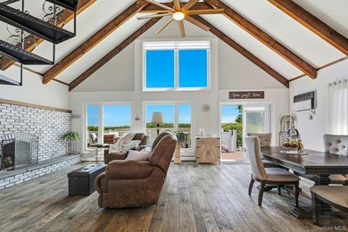 From the moment you arrive, the home's timeless Colonial design - photo 6