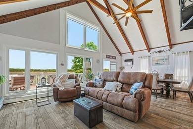 From the moment you arrive, the home's timeless Colonial design - photo 7