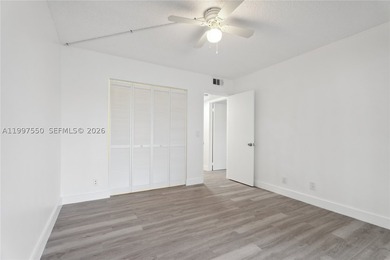 Beautifully Renovated 2BD/2BA Apartment with Lake Views! Welcome - photo 8