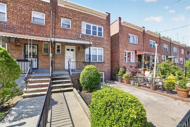 Refreshed and charming 3-bedroom tri-level brick home features a - photo 2