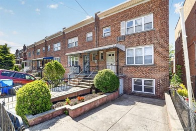 Refreshed and charming 3-bedroom tri-level brick home features a - photo 3