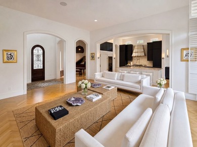 Fully renovated custom Mediterranean estate by Michael Counter - photo 5