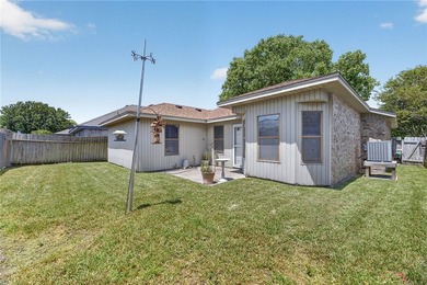 Investment Opportunity! This 3-bedroom, 2-bathroom southside - photo 17