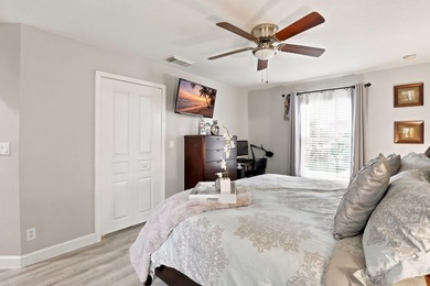 Welcome to this three-bedroom, 2.5-bathroom residence provides - photo 22