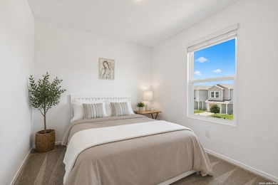 Welcome to 10918 Presa Way, a beautifully maintained Lennar home - photo 10