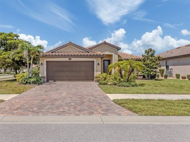 Experience the ultimate Florida lifestyle at 12490 Cinqueterre - photo 3