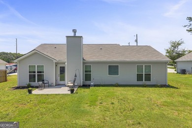 Welcome home! This ALMOST NEW, built in 2024, 3-bedroom, 2-bath - photo 5