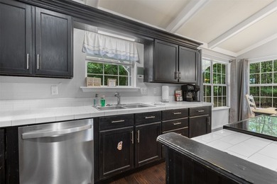 Turn-key vacation rental property located just minutes from Lake - photo 8