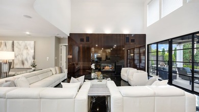 Beautifully updated northeast-facing Contemporary Mediterranean - photo 6