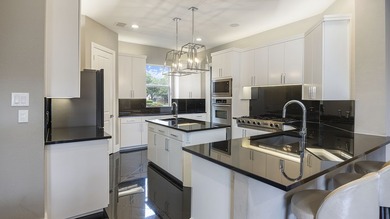 Beautifully updated northeast-facing Contemporary Mediterranean - photo 9