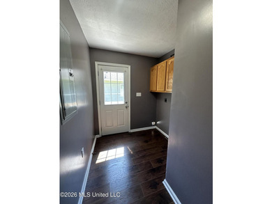 Welcome home to this cozy 3 bedroom, 1 bath property featuring a - photo 11