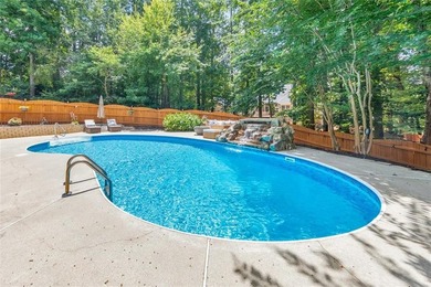 Welcome home to a truly exceptional combination of luxury - photo 2