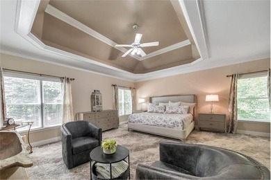 Welcome home to a truly exceptional combination of luxury - photo 4