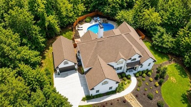 Welcome home to a truly exceptional combination of luxury - photo 8