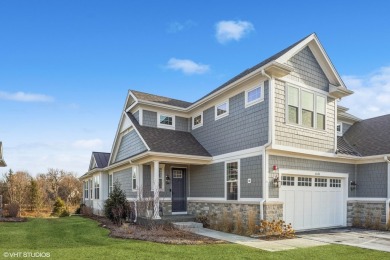 Lake Townhome/Townhouse For Sale in Hinsdale, Illinois