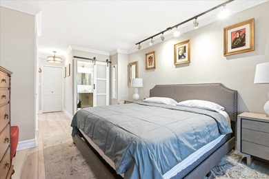 Welcome to this rarely available, most coveted, south facing - photo 7