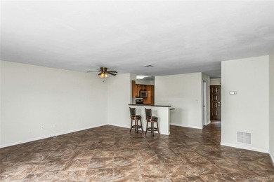 Welcome to Oceanside Cove! This beautifully maintained 2-bedroom - photo 5