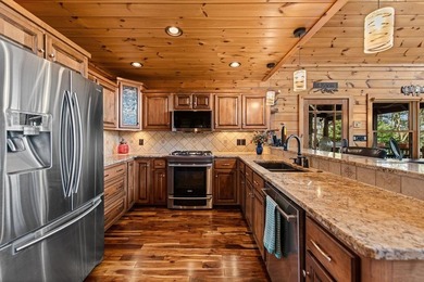 Privately situated stunning 3-bedroom, 3-bath prow-front home - photo 17
