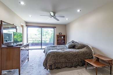 Welcome to this absolutely charming 2-bedroom, 2.1-bath townhome - photo 18