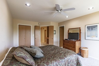 Welcome to this absolutely charming 2-bedroom, 2.1-bath townhome - photo 19