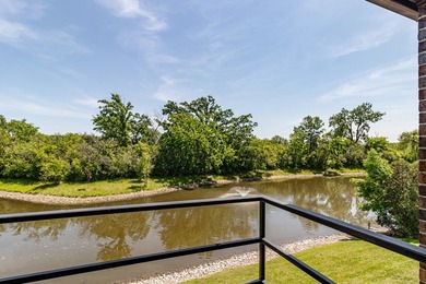 Welcome to this absolutely charming 2-bedroom, 2.1-bath townhome - photo 20