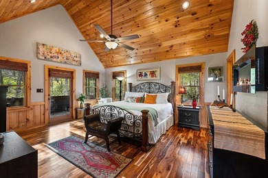 Privately situated stunning 3-bedroom, 3-bath prow-front home - photo 22