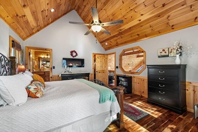 Privately situated stunning 3-bedroom, 3-bath prow-front home - photo 23