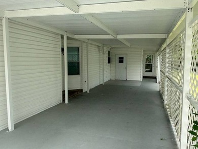 Welcome to this spacious 3-bedroom, 2-bath manufactured home in - photo 4
