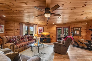 Privately situated stunning 3-bedroom, 3-bath prow-front home - photo 31