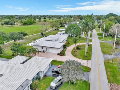 Seller Motivated! Experience the pinnacle of South Florida - photo 3