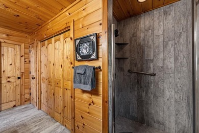 Privately situated stunning 3-bedroom, 3-bath prow-front home - photo 44
