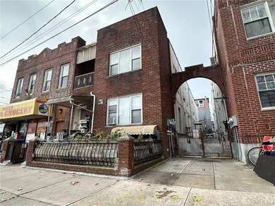 Discover an incredible investment opportunity with this solid - photo 2