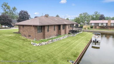 Staycation every day! Beautiful 3-bedroom, 2.5-bath waterfront - photo 3