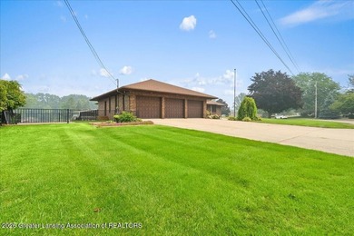 Staycation every day! Beautiful 3-bedroom, 2.5-bath waterfront - photo 6