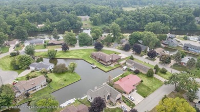 Staycation every day! Beautiful 3-bedroom, 2.5-bath waterfront - photo 8