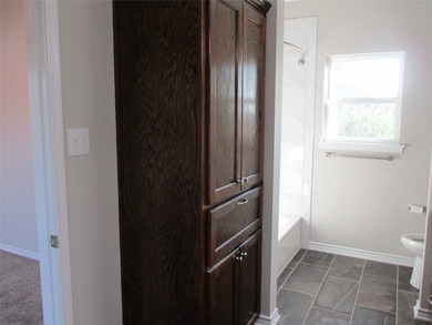 Move in Ready, Seller Financing will have you ready for back to - photo 24