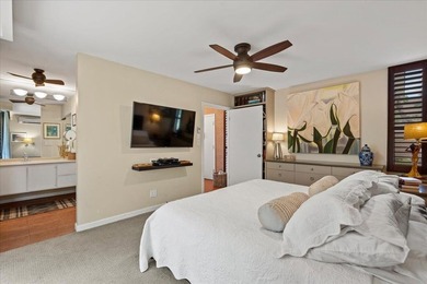 This beautifully appointed 1-bedroom, 2-bathroom condo offers - photo 34