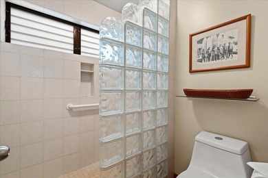 This beautifully appointed 1-bedroom, 2-bathroom condo offers - photo 38