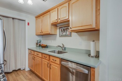 Beautifully updated Carlton model ideally positioned within the - photo 10