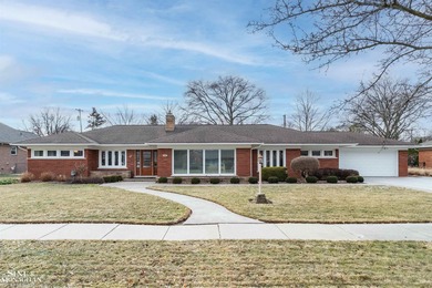 Lake Saint Clair Home Active Under Contract in Grosse Pointe Woods Michigan
