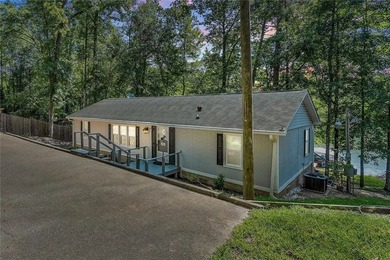 Lake Hartwell Home For Sale in Fair Play South Carolina