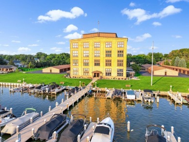 Lake Butte des Morts Condo For Sale in Oshkosh Wisconsin