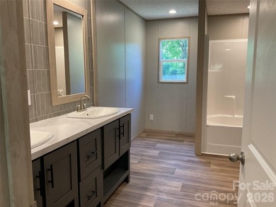 New mobile home,Very modern,Open,beautiful move in ready.Great - photo 22