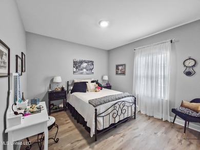 Experience refined living in the heart of Florence Gardens, a - photo 25