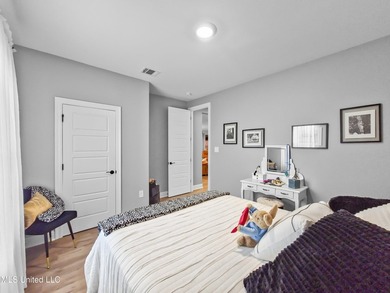 Experience refined living in the heart of Florence Gardens, a - photo 26